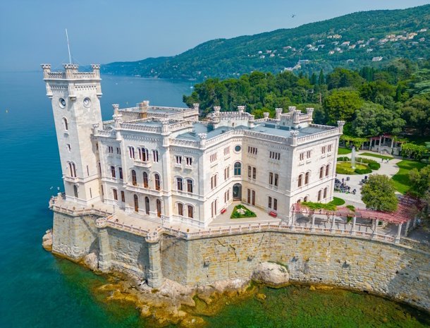 kasteel Miramare bij Triest.jpg