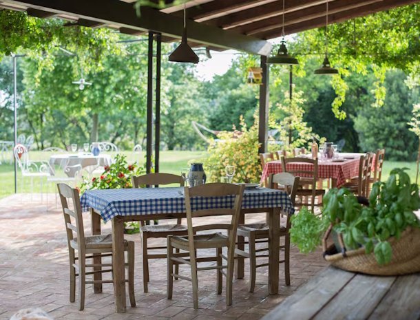 La Collina delle Mignole Friuli terras tuin.jpg