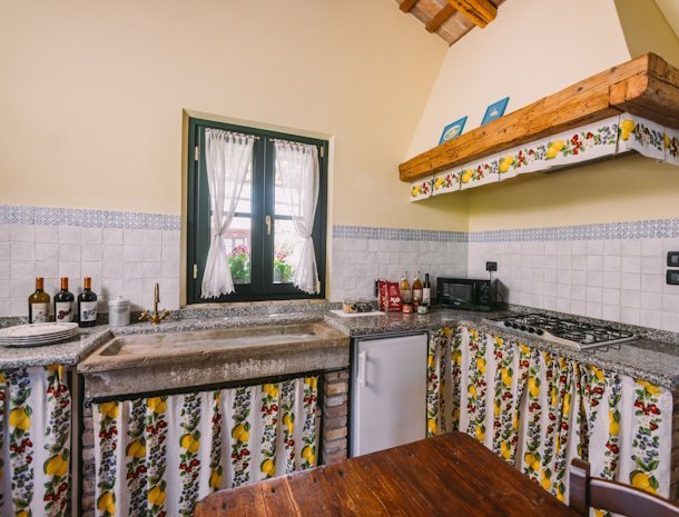 Albafiorita-agriturismo-latisana-friuli-keuken-appartement.jpg