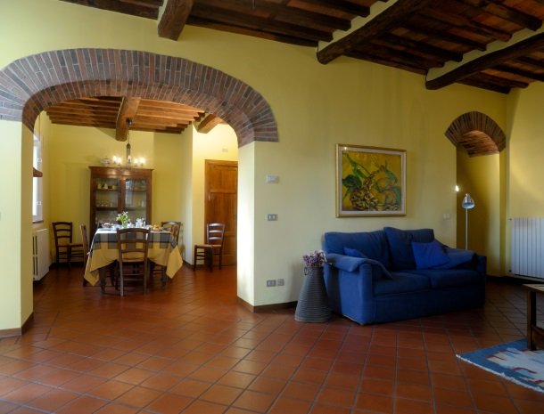 colledibordocheo-lucca-appartement-woonkamer-keuken.jpg