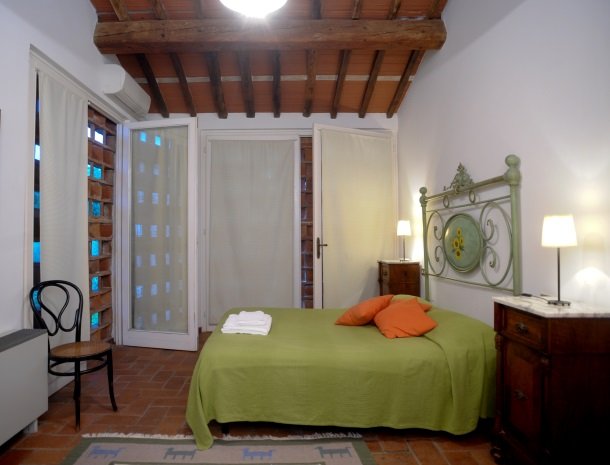 colledibordocheo-lucca-appartement-slaapkamer.jpg