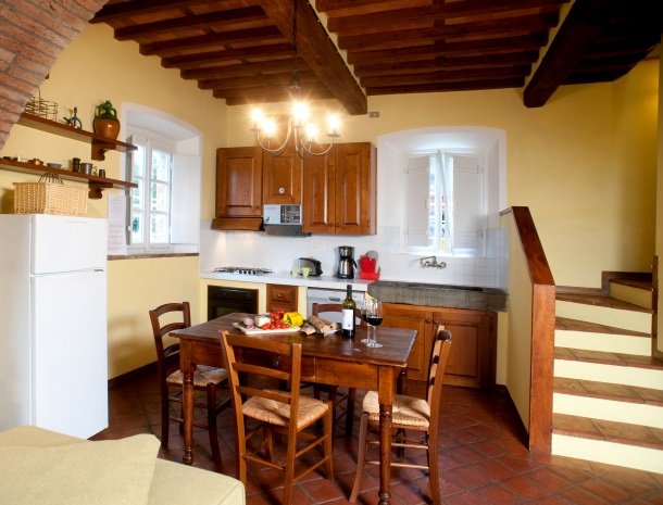 colledibordocheo-lucca-appartement-keuken.jpg