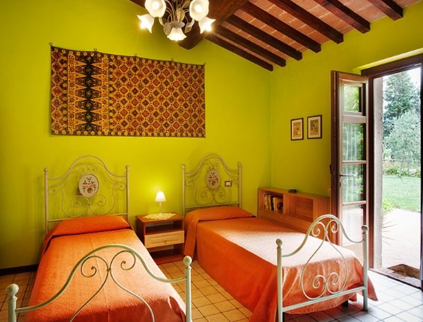 agriturismo gatto giallo montegabbione slaapkamer suite groen.jpg