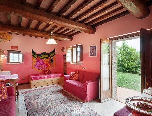 agriturismo gatto giallo montegabbione woonkamer suite rose.jpg