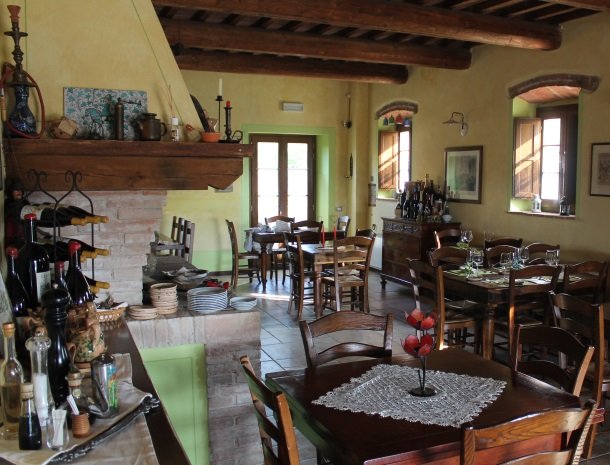 agriturismo gatto giallo montegabbione restaurant.jpg