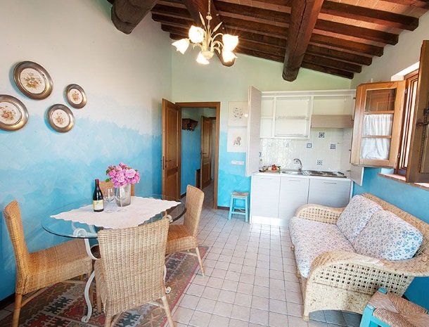 agriturismo gatto giallo montegabbione suite keuken.jpg
