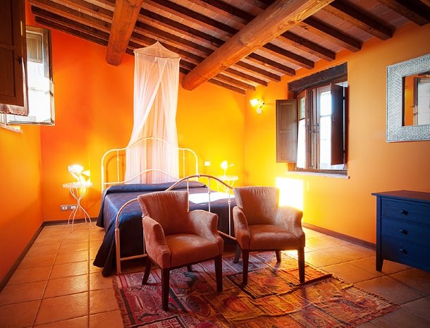 agriturismo gatto giallo montegabbione slaapkamer suite oranje.jpg