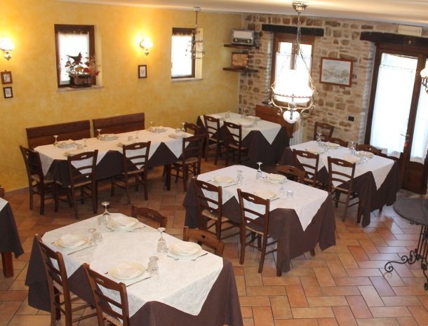 agriturismo-gli-ulivi-cingoli-het restaurant.jpg