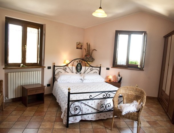 agriturismo-gli-ulivi-cingoli-kamer-romantisch.jpg