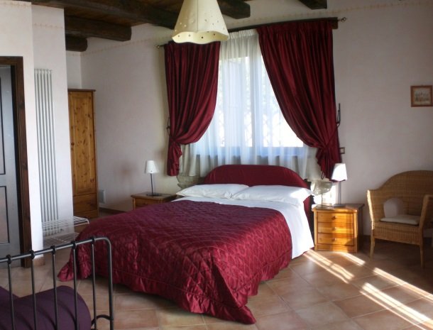 agriturismo-gli-ulivi-cingoli-kamer1.jpg