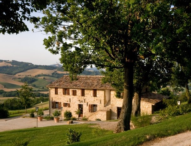 agriturismo alla vecchia quercia-pergola-marche.jpg