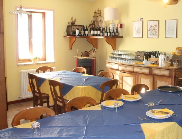 agriturismo-divin-amore-marche-restaurant.jpg