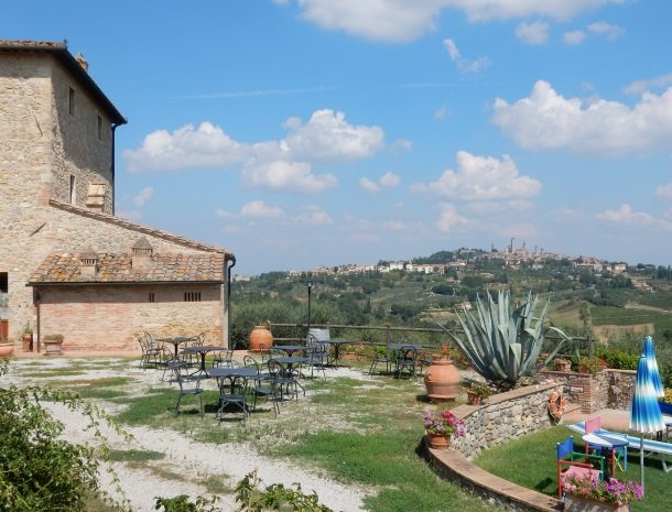 agriturismo-il-casolare-di-bucciano-sangimignano-huis-dorp.jpg