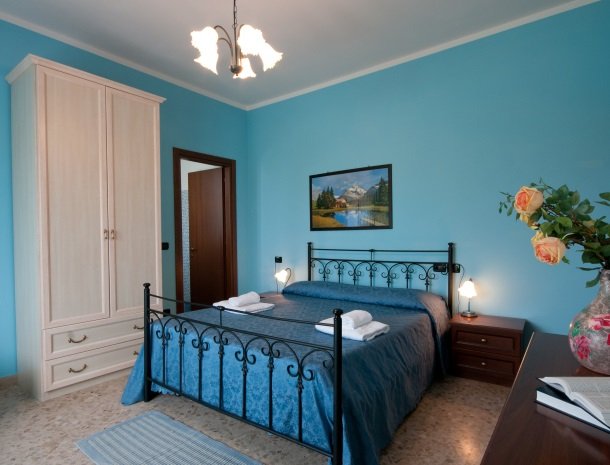 agriturismo-il-crinale-marche-kamer-cielo-mare.jpg