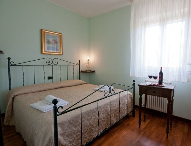 agriturismo-il-crinale-marche-kamer-milano.jpg