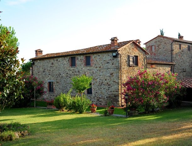 la-casa-colonica-tuoro-sul-trasimeno-umbrie.jpg