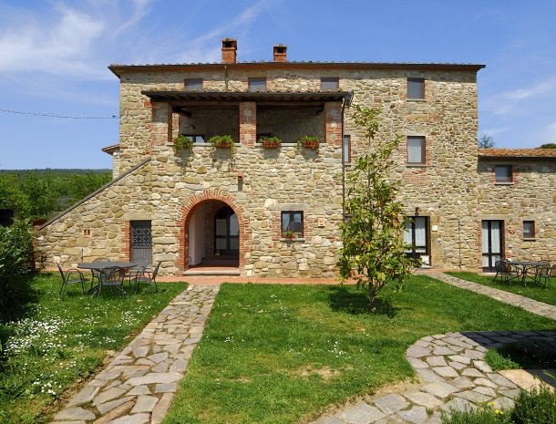 la-casa-colonica-tuoro-sul-trasimeno-appartement-umbrie.jpg