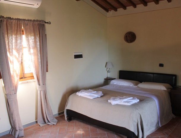 borgo-divino-montespertoli-toscane-slaapkamer.jpg