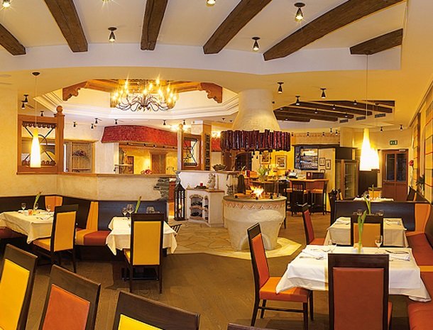 hotel bergzeit-eetzaal.jpg