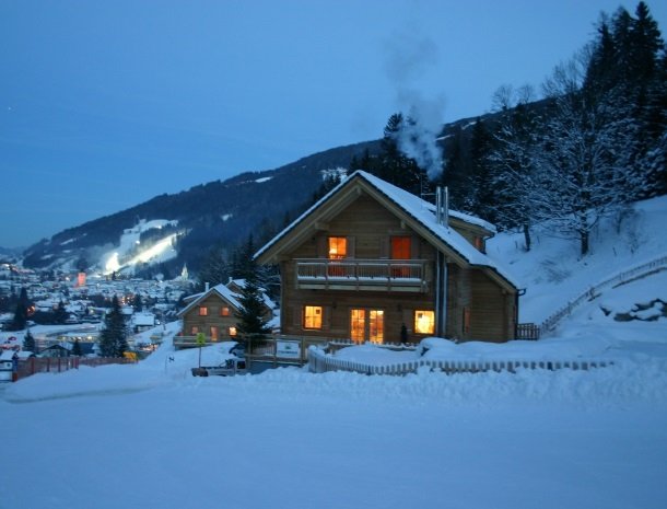 huttendorp schladming-huisbynight.jpg