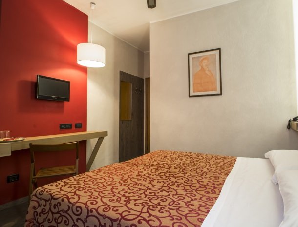 piccolo-hotel-puccini-lucca-kamer-tv.jpg