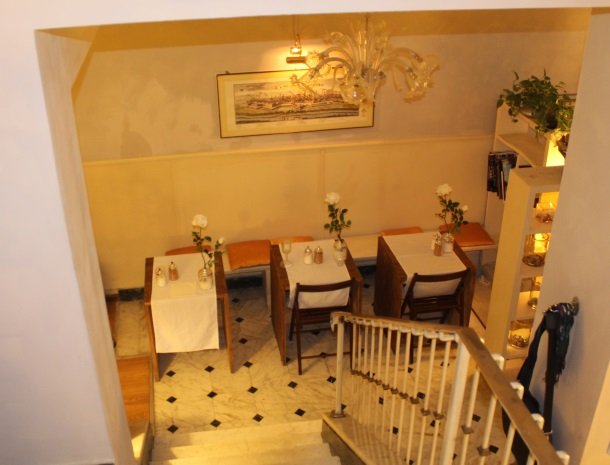 piccolo-hotel-puccini-lucca-ontbijttafels.jpg