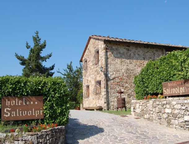 hotel-salivolpi-castellina-in-chianti-ingang.jpg