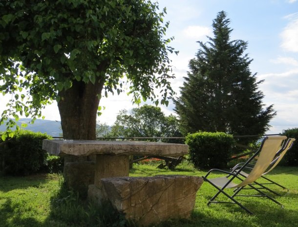 agriturismo casale delle lucrezie-todi-ligstoelen.jpg