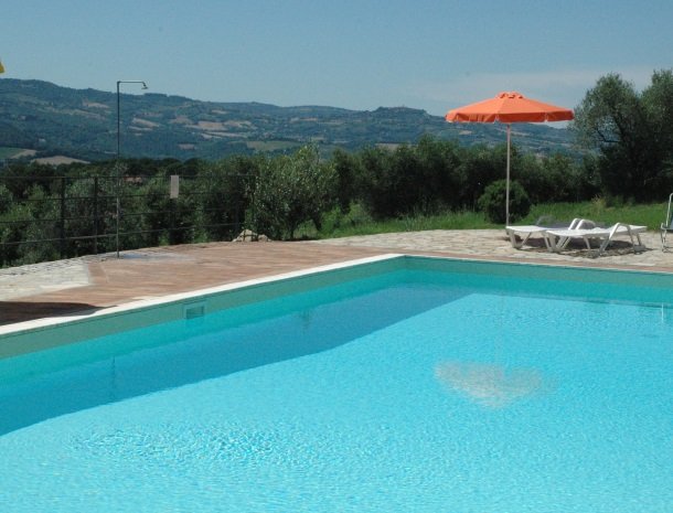 agriturismo casale delle lucrezie-todi-zwembad.jpg