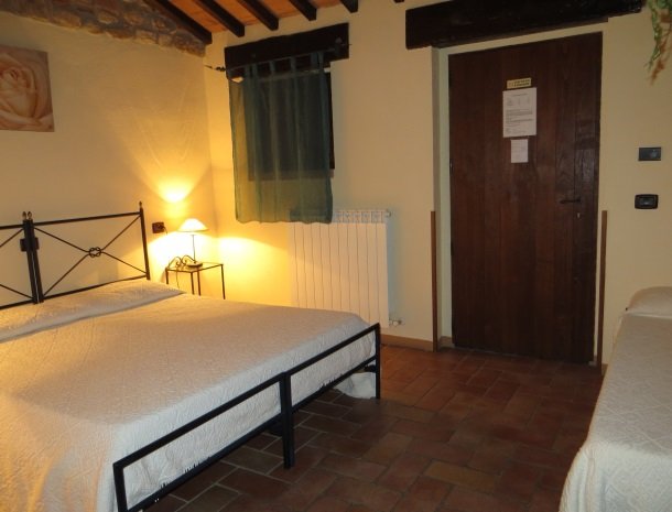 agriturismo casale delle lucrezie-todi-kamer3personen.jpg