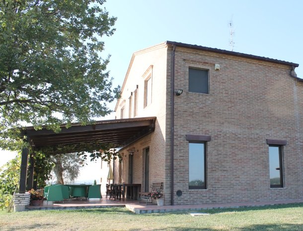 fattoria-marchetti-marche-terras-overzicht.jpg