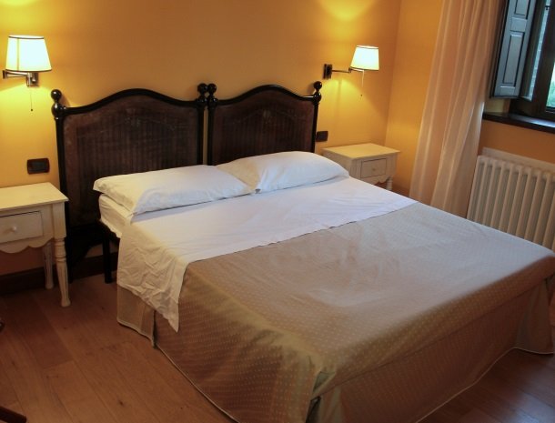 fattoria-marchetti-marche-slaapkamer-3.jpg