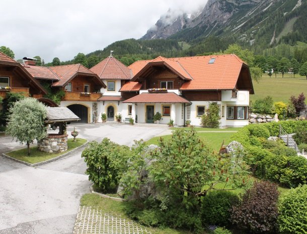 simonbauer-ramsau-boerderij.jpg