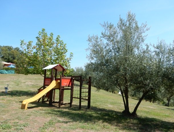 case-vacanze-casalta-gubbio-speeltuin.jpg