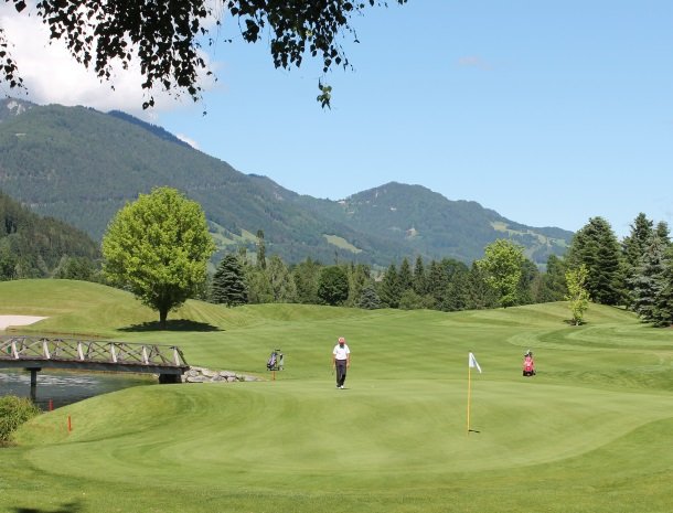 dachstein tauern club golfer.jpg