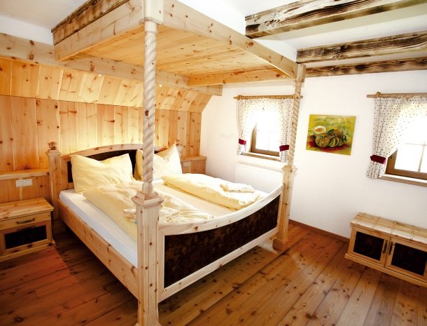 petschnighof-diex-hemelbed.jpg