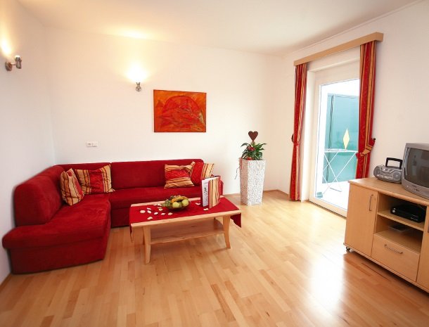 petschnighof-diex-kamer-bed-tv.jpg
