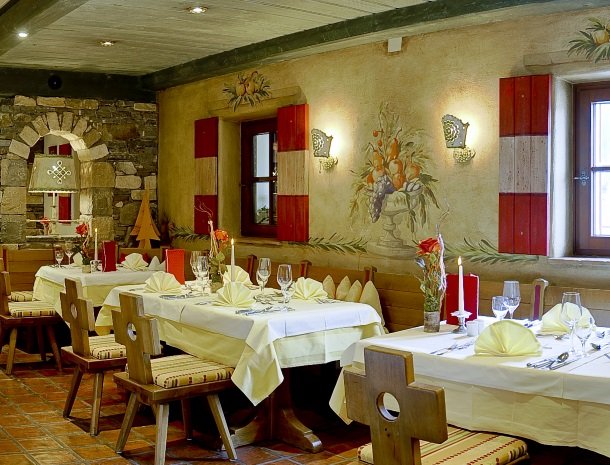 hotel-zum-jungen-romer-radstadt-restaurant.jpg