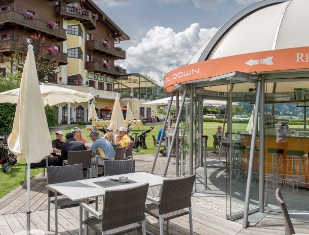 hotel-zum-jungen-romer-radstadt-golf-bar.jpg