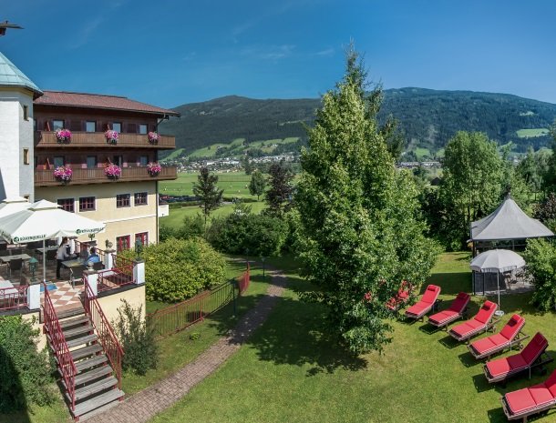 hotel-zum-jungen-romer-radstadt-tuin.jpg