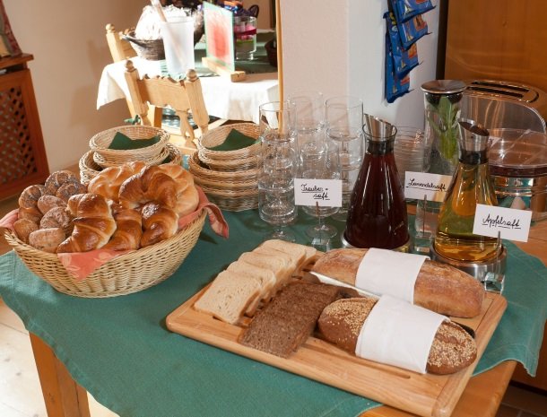 weingut-rebenhof-wijngebied-ontbijt-brood.jpg