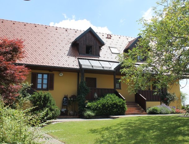 weingut-rebenhof-wijngebied-steiermark-huis.jpg