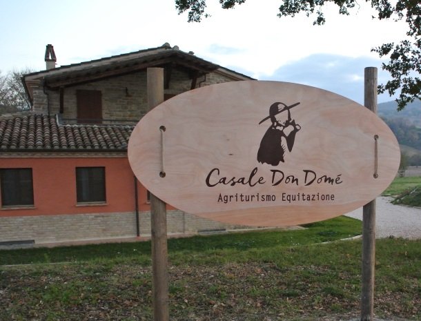 casale-don-dome-marche-bord.jpg