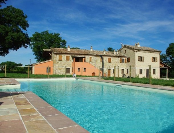 casale-don-dome-marche.jpg