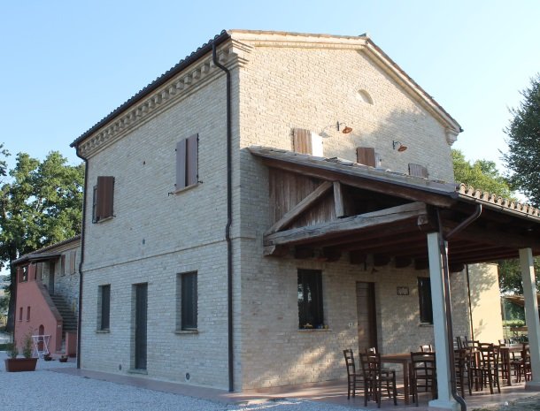 casale-don-dome-marche-huis-terras.jpg