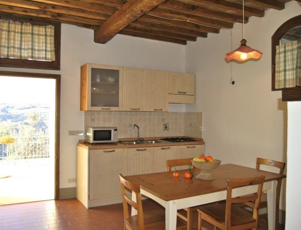 agriturismo-il-giardino-toscane-keuken-terras.jpg