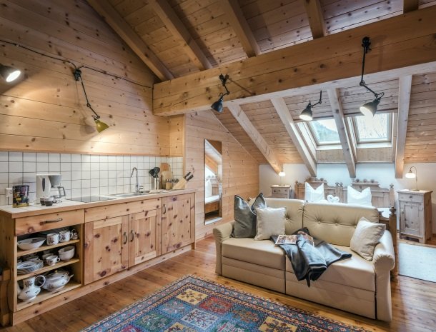 landgut-moserhof-penk-zithoekkeuken.jpg