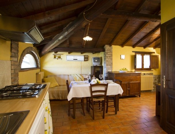 agriturismo santo stefano-castiglion-fiorentino-keuken.jpg