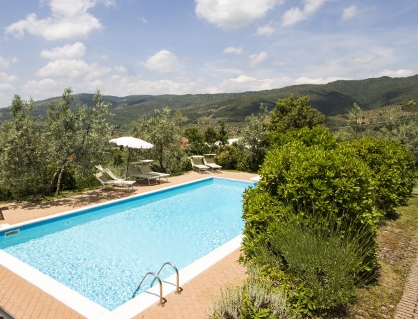 agriturismo santo stefano-castiglion-fiorentino-hetzwembad.jpg