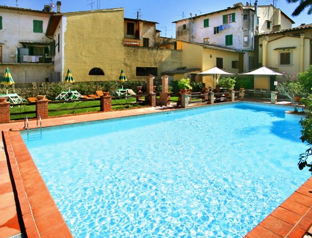 albergo del chianti-greve in chianti-zwembad.jpg